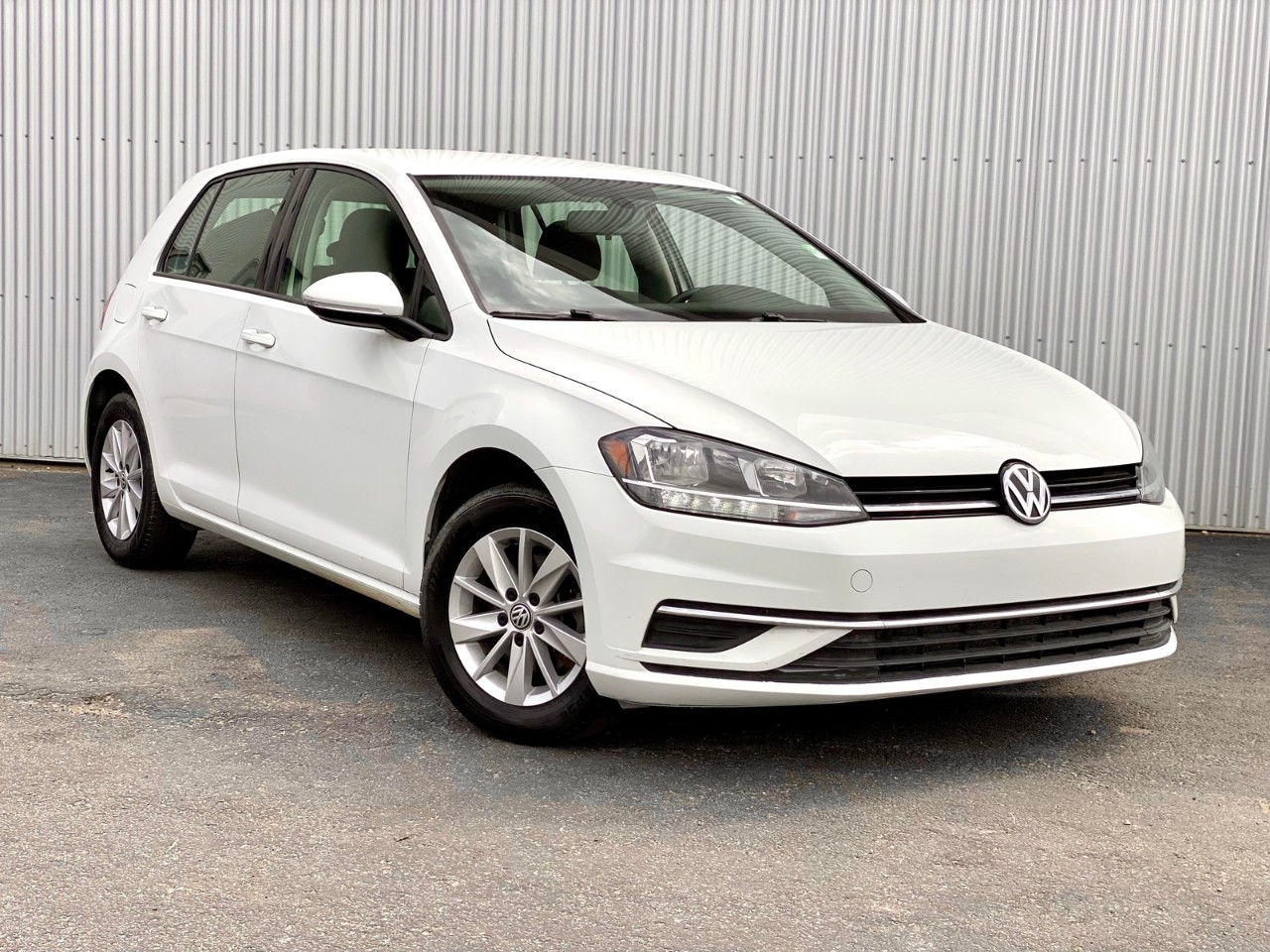 USED 2020 Volkswagen Golf Comfortline Comfortline w/ BACKUP CAMERA / HEATED SEATS Calgary AB T2G 4P2