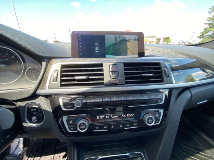 2018 BMW 3 Series 330i xDrive 330i xDrive Sedan - Image 10