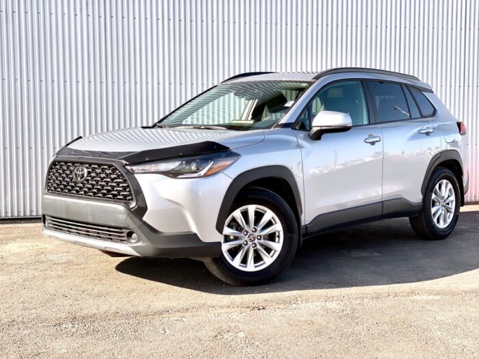 2022 Toyota Corolla Cross LE LE AWD w/ BACKUP CAMERA /  SUNROOF /  LANE ASSIST - Image 2