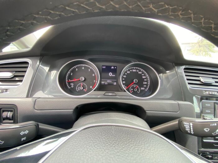2020 Volkswagen Golf Comfortline Comfortline w/ BACKUP CAMERA / HEATED SEATS - Image 9