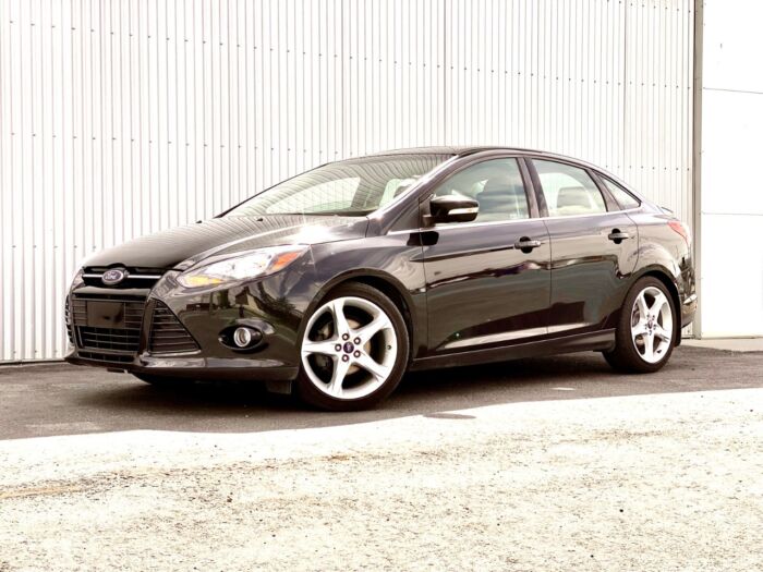2014 Ford Focus Titanium 4dr Sdn Titanium - Image 3