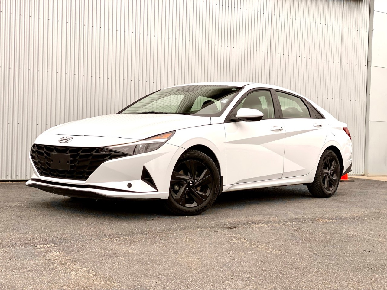 USED 2021 Hyundai Elantra Preferred Preferred IVT Calgary AB T2G 4P2