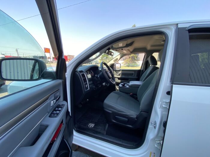 2015 Ram 1500 SLT 4WD Quad Cab 6.4 Ft Box SLT - Image 8