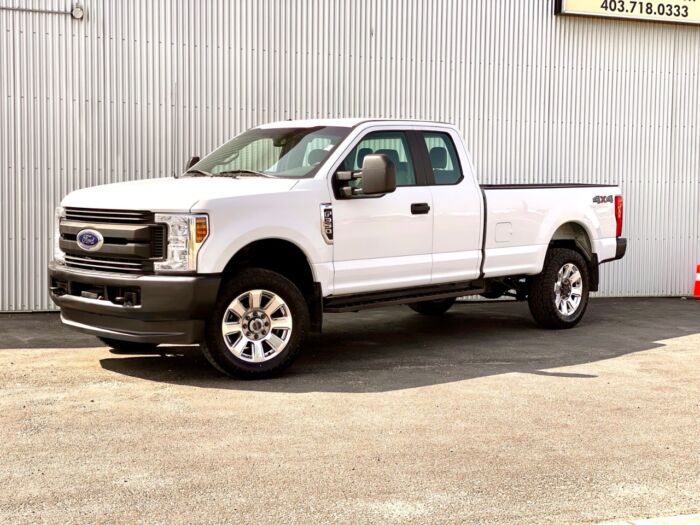 USED 2019 Ford Super Duty F-350 SRW XL XL 4WD SuperCab 8' Box Calgary AB T2G 4P2