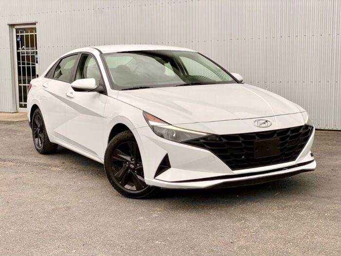 2021 Hyundai Elantra Preferred Preferred IVT - Image 2