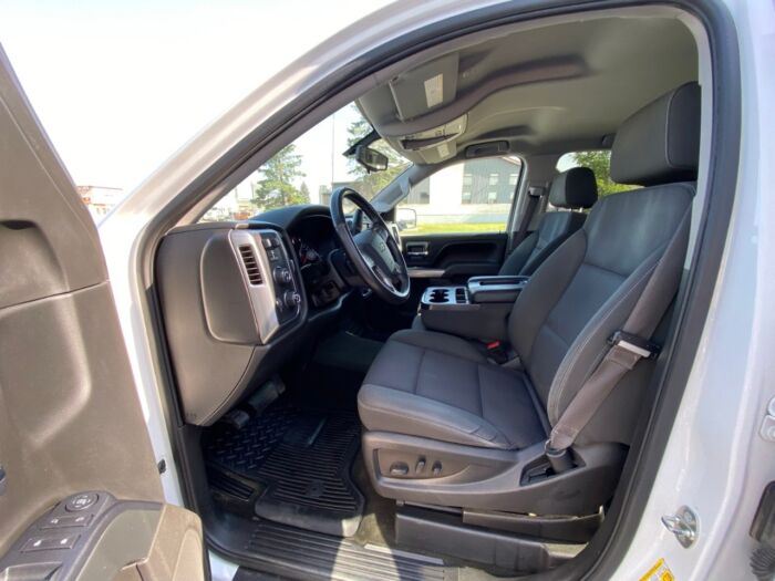 2017 Chevrolet Silverado 1500 LT Crew Cab Short Box 4-Wheel Drive LT w/1LT - Image 8