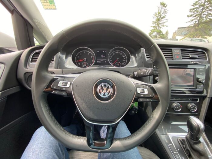 2020 Volkswagen Golf Comfortline Comfortline w/ BACKUP CAMERA / HEATED SEATS - Image 7