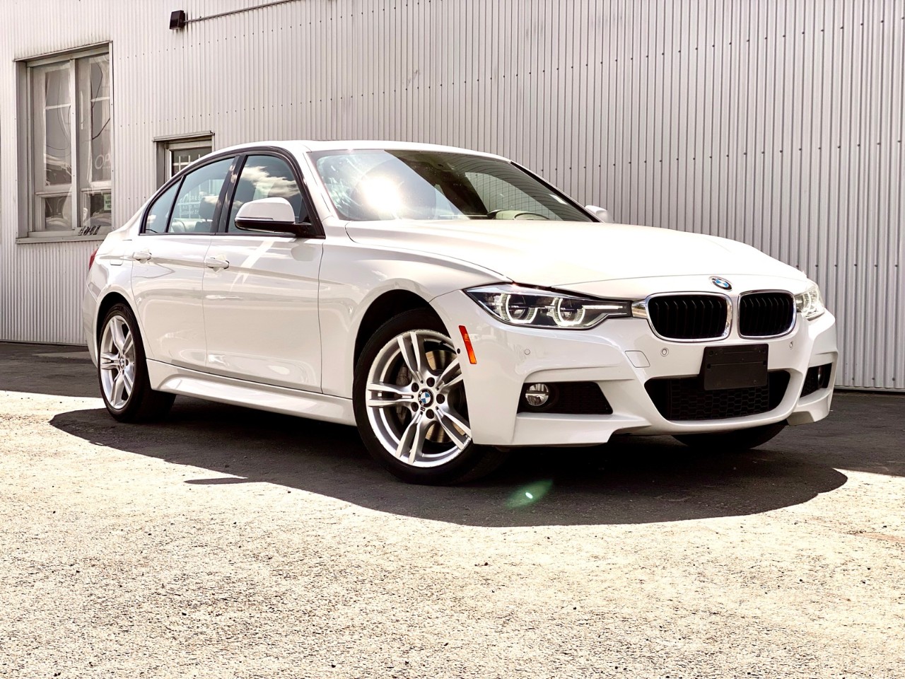 USED 2018 BMW 3 Series 330i xDrive 330i xDrive Sedan Calgary AB T2G 4P2