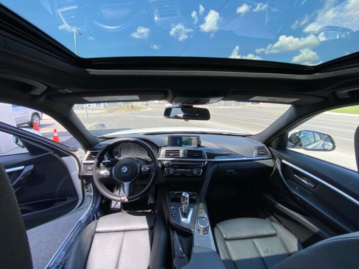 2018 BMW 3 Series 330i xDrive 330i xDrive Sedan - Image 4