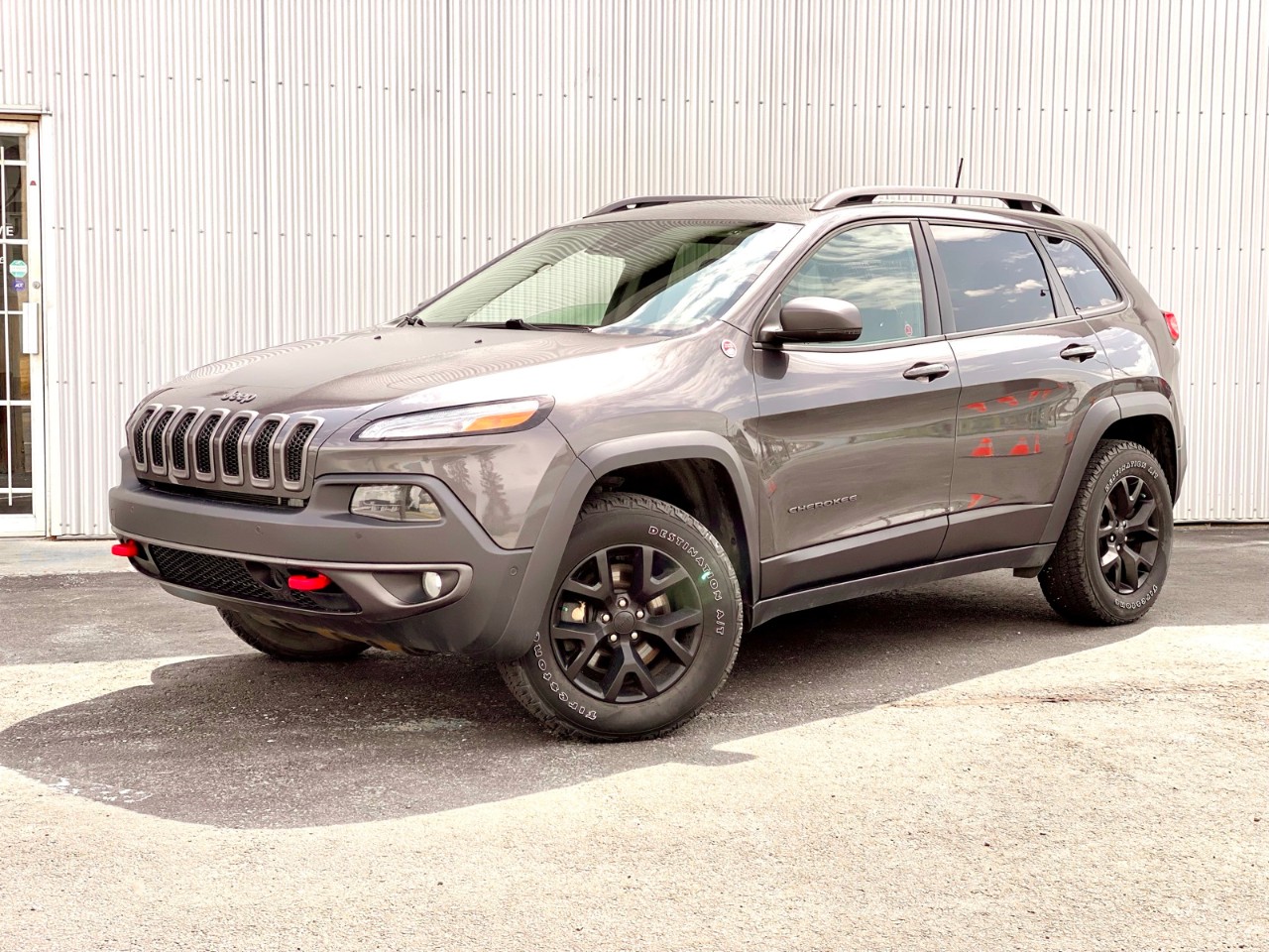 USED 2018 Jeep Cherokee Trailhawk Leather Plus Trailhawk Leather Plus 4x4 Calgary AB T2G 4P2