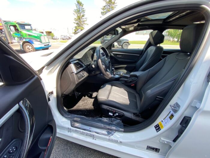 2018 BMW 3 Series 330i xDrive 330i xDrive Sedan - Image 6