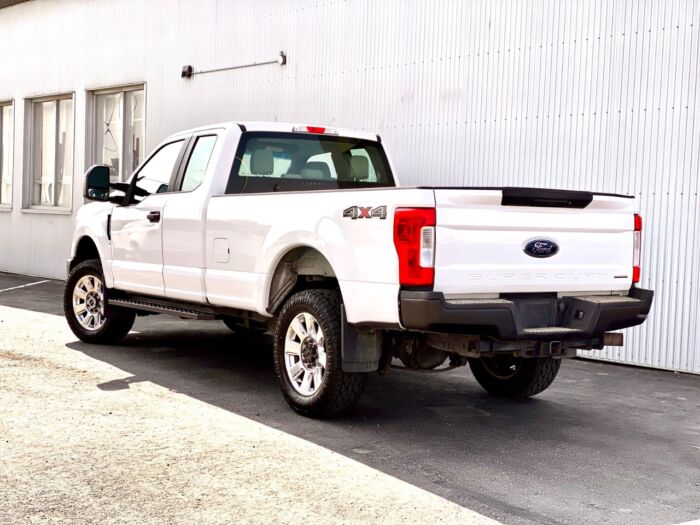 2019 Ford Super Duty F-350 SRW XL XL 4WD SuperCab 8' Box - Image 3