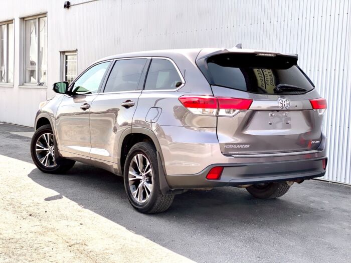 2018 Toyota Highlander LE AWD LE / BACKUP CAM / HEATED SEATS / 8 PASS - Image 3