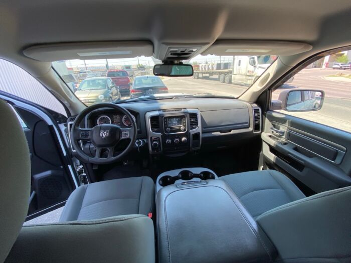 2015 Ram 1500 SLT 4WD Quad Cab 6.4 Ft Box SLT - Image 4