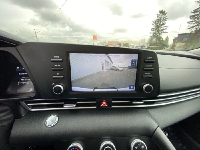 2021 Hyundai Elantra Preferred Preferred IVT - Image 10