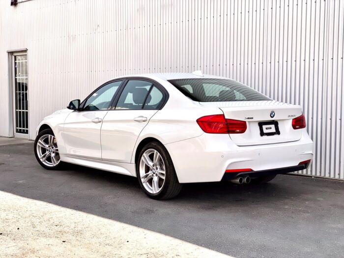 2018 BMW 3 Series 330i xDrive 330i xDrive Sedan - Image 2