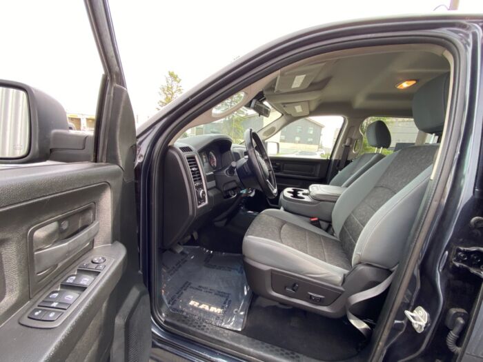 2019 Ram 1500 Classic Express Express 4x4 Crew Cab 5'7" Box - Image 6
