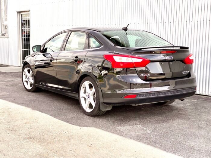 2014 Ford Focus Titanium 4dr Sdn Titanium - Image 4
