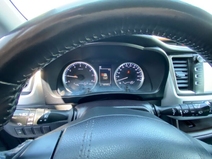 2018 Toyota Highlander LE AWD LE / BACKUP CAM / HEATED SEATS / 8 PASS - Image 9