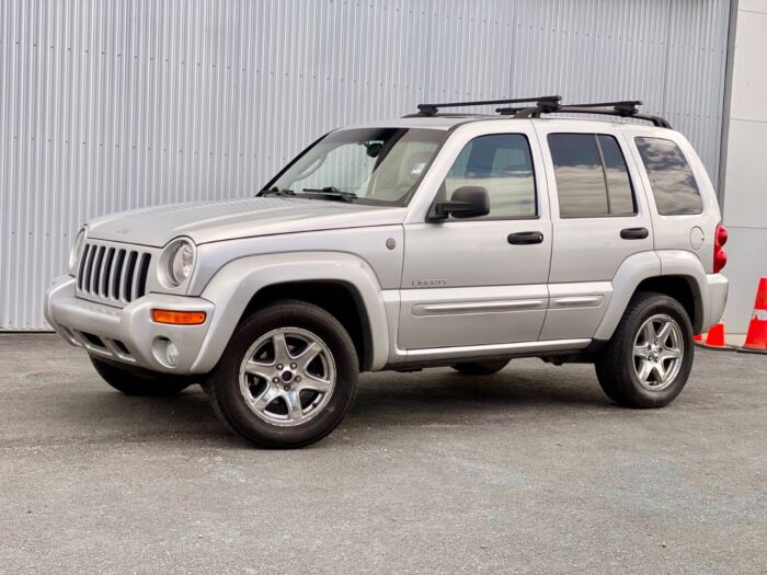 2004 Jeep Liberty Limited 4dr Limited 4WD - Image 2