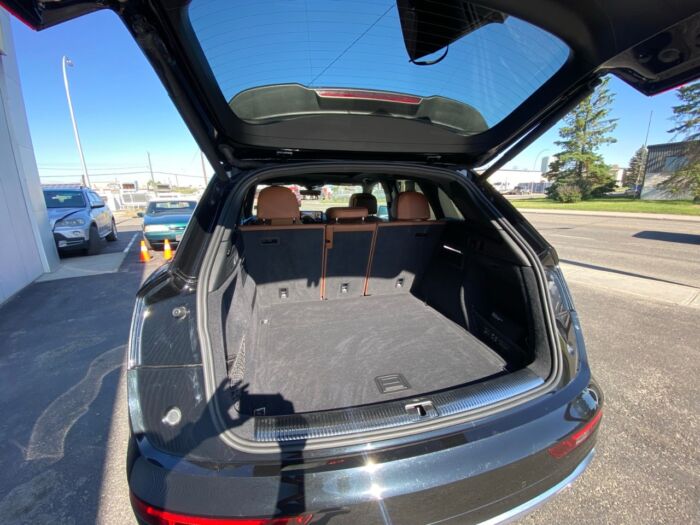 2021 Audi Q5 Technik Technik 45 TFSI quattro - Image 8