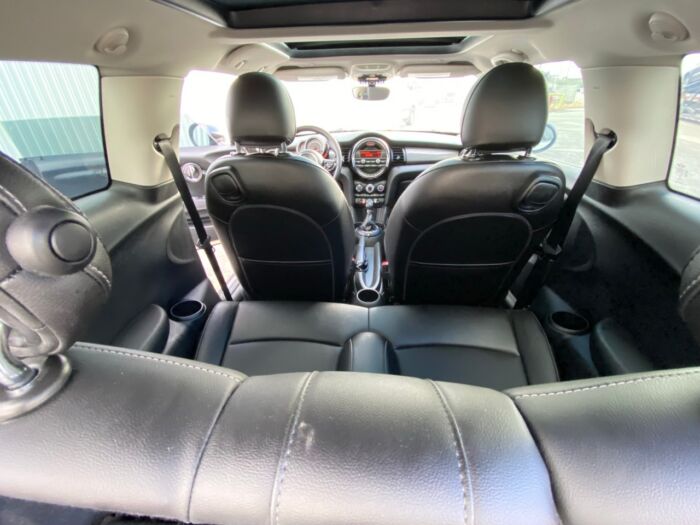 2016 MINI Cooper Hardtop 3dr HB - HEATED LEATHER SEATS - SUNROOF - Image 5