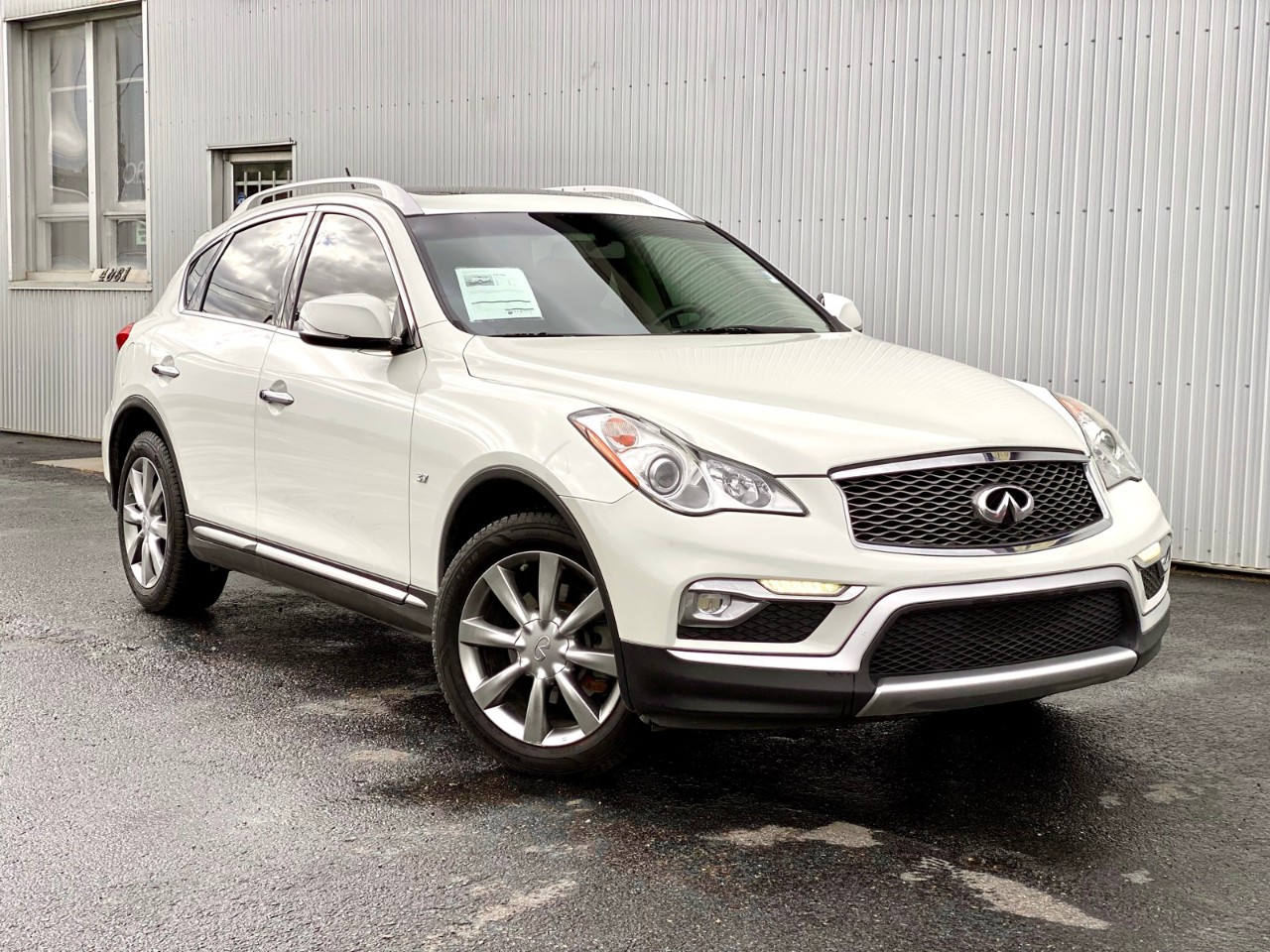 USED 2017 INFINITI QX50 Essential AWD LEATHER - SUNROOF - BACKUP CAMERA Calgary AB T2G 4P2