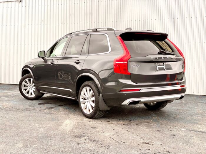 2017 Volvo XC90 T6 Momentum AWD 5dr T6 Momentum 7-Passenger - Image 3