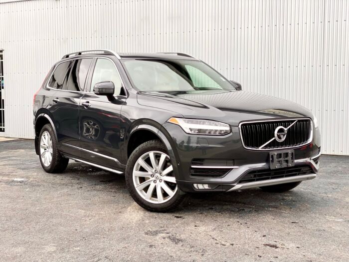 2017 Volvo XC90 T6 Momentum AWD 5dr T6 Momentum 7-Passenger - Image 2