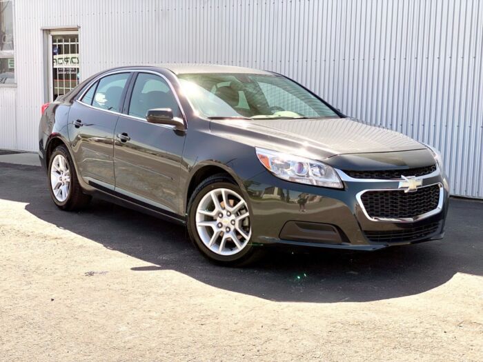 2015 Chevrolet Malibu LT 4dr Sdn LT w/1LT - Image 2