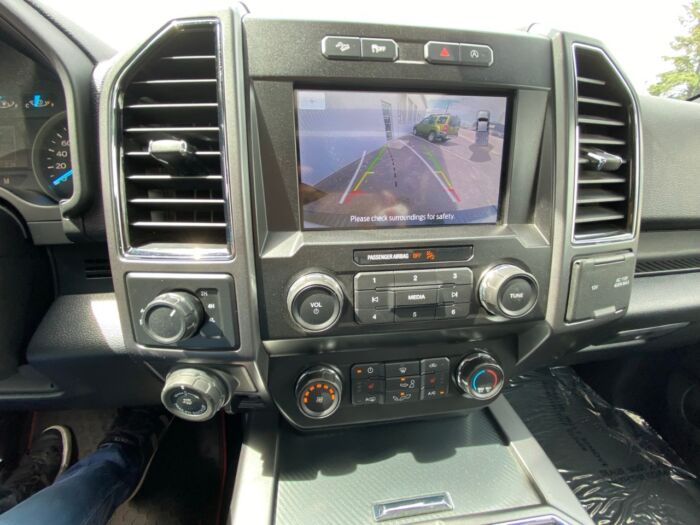 2020 Ford F-150 XLT XLT 4WD SuperCrew 5.5' Box - Image 7