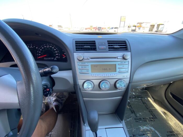 2007 Toyota Camry LE 4dr Sdn I4 Auto LE - Image 6