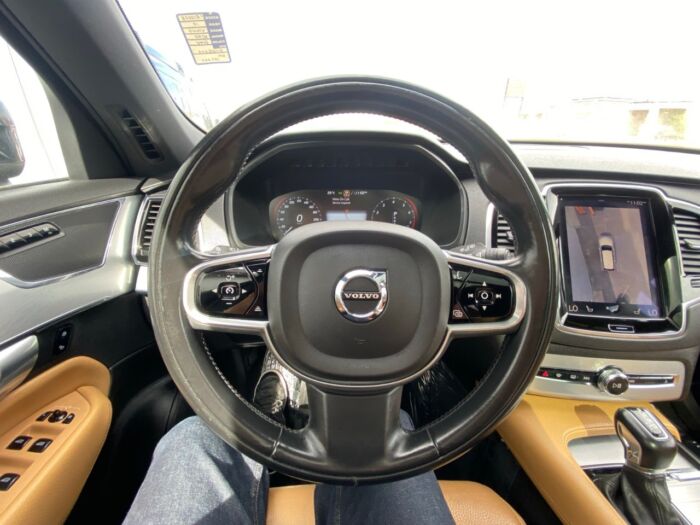 2017 Volvo XC90 T6 Momentum AWD 5dr T6 Momentum 7-Passenger - Image 10