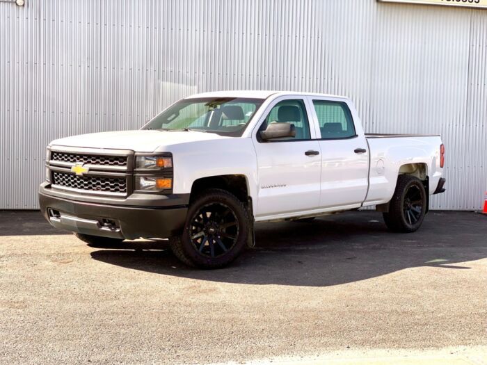 2015 Chevrolet Silverado 1500 Work Truck Crew Cab Standard Box 4-Wheel Drive Work Truck - Image 3