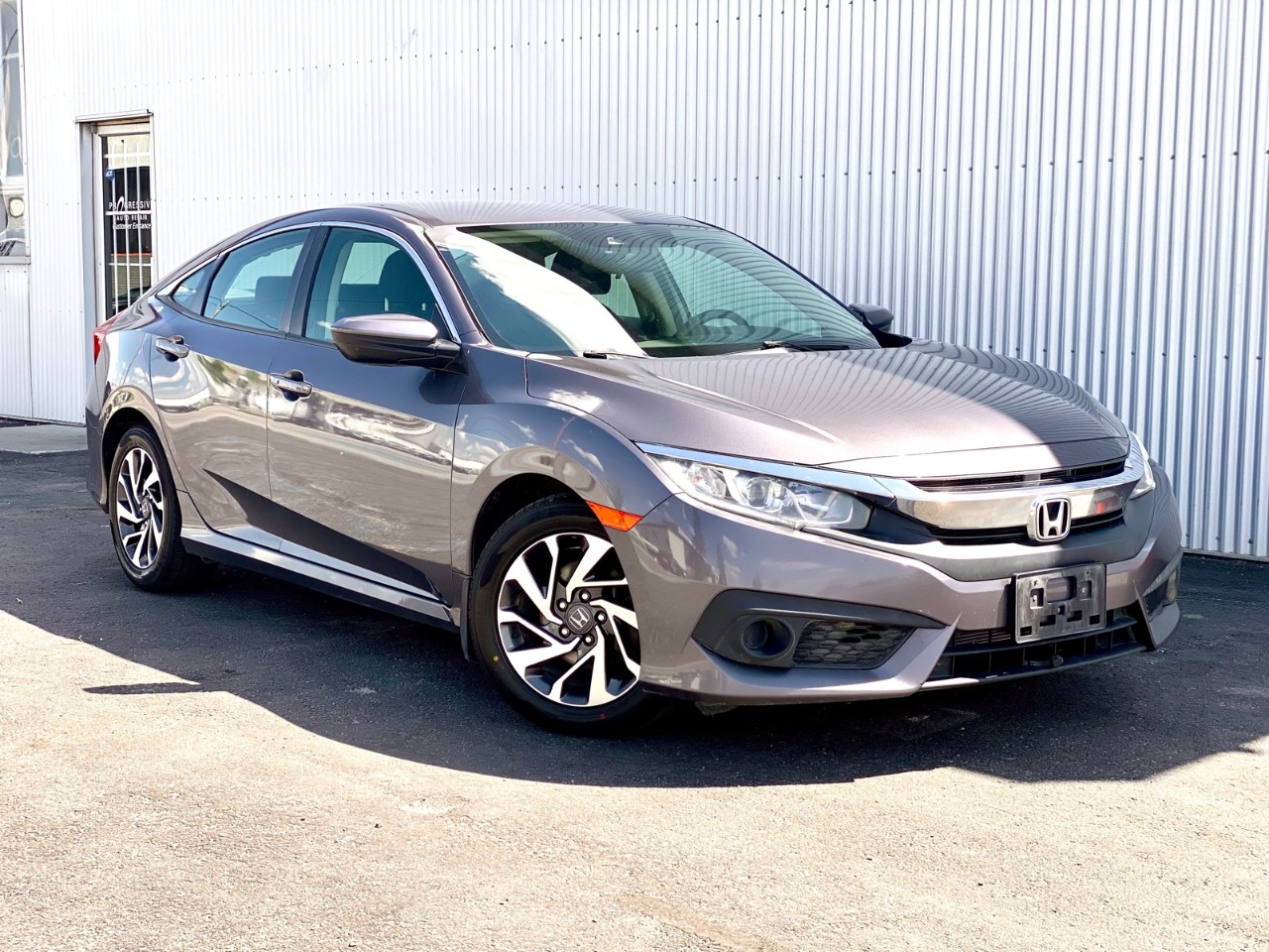 USED 2018 Honda Civic Sedan SE SE CVT Sedan Calgary AB T2G 4P2