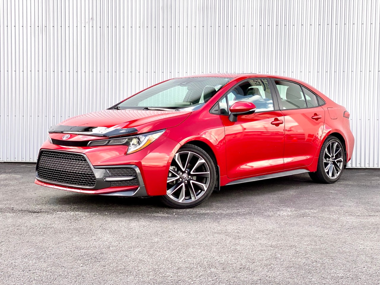 USED 2020 Toyota Corolla XSE XSE CVT - LANE ASSIST - BACKUP CAMERA - SUNROOF Calgary AB T2G 4P2