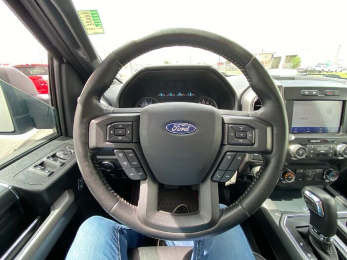 2020 Ford F-150 XLT XLT 4WD SuperCrew 5.5' Box - Image 9