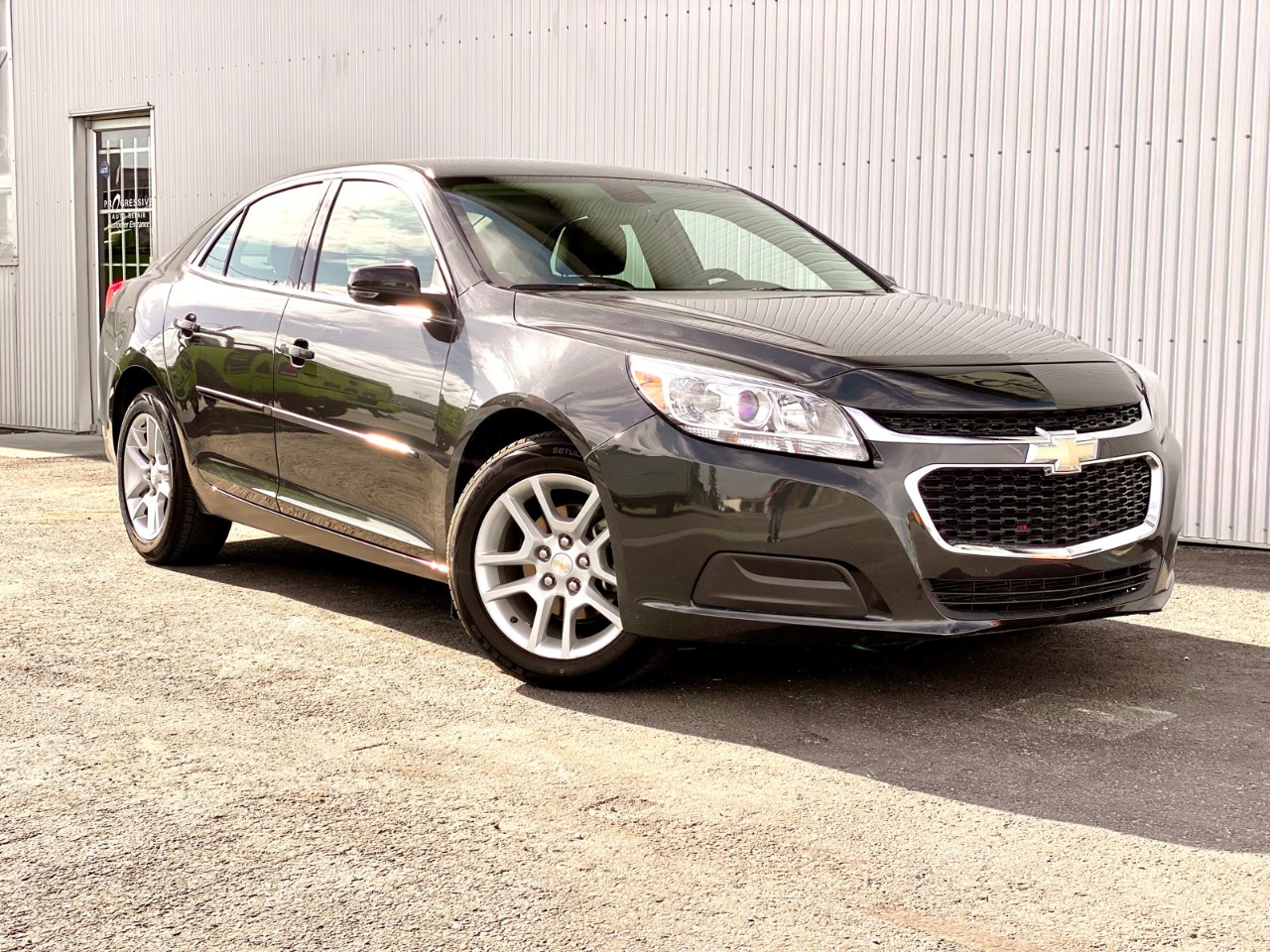 USED 2015 Chevrolet Malibu LT LT  ECOTEC 2.5L  w/  BACKUP CAMERA  -  LOW KM. Calgary AB T2G 4P2