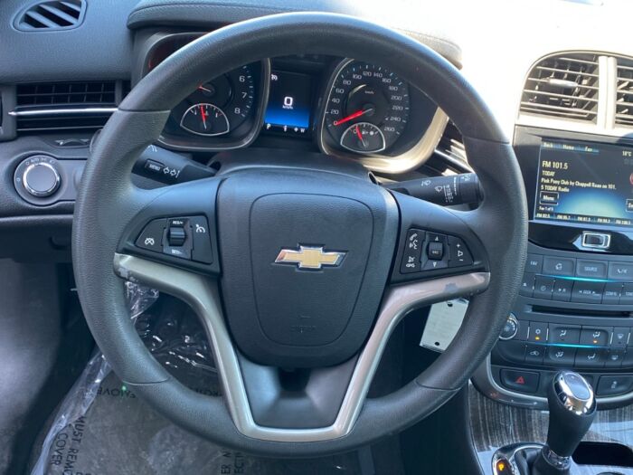 2015 Chevrolet Malibu LT 4dr Sdn LT w/1LT - Image 9