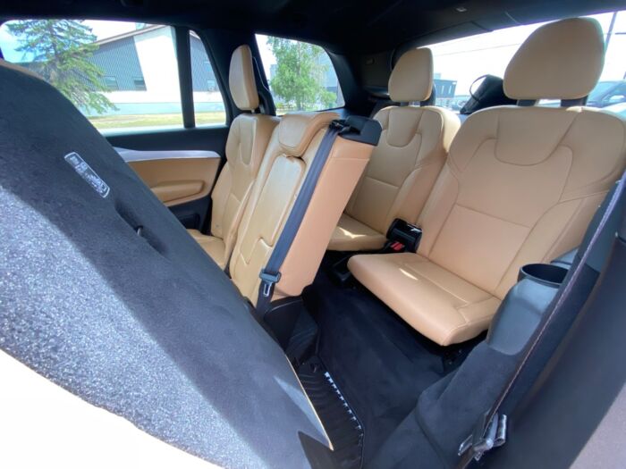 2017 Volvo XC90 T6 Momentum AWD 5dr T6 Momentum 7-Passenger - Image 6