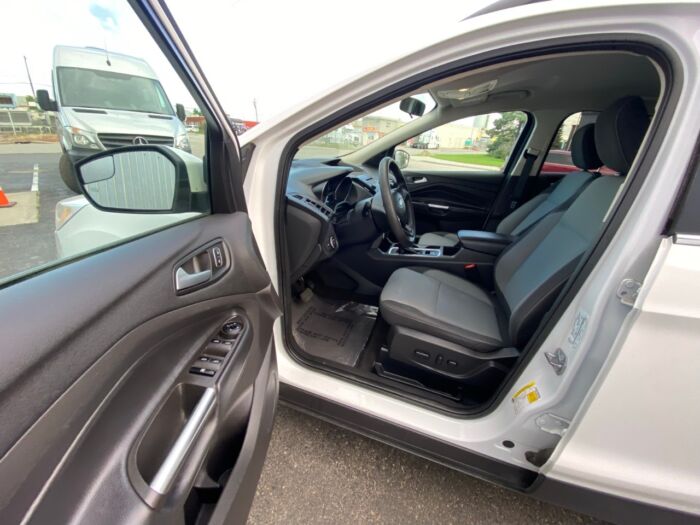 2018 Ford Escape SE SE w/ BACKUP CAMERA / HEATED FRONT SEATS - Image 5