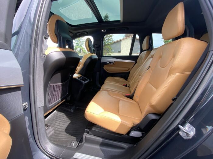 2017 Volvo XC90 T6 Momentum AWD 5dr T6 Momentum 7-Passenger - Image 5