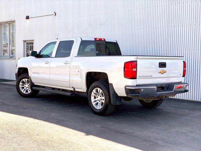 2018 Chevrolet Silverado 1500 LT Crew Cab Standard Box 4-Wheel Drive LT w/1LT - Image 3