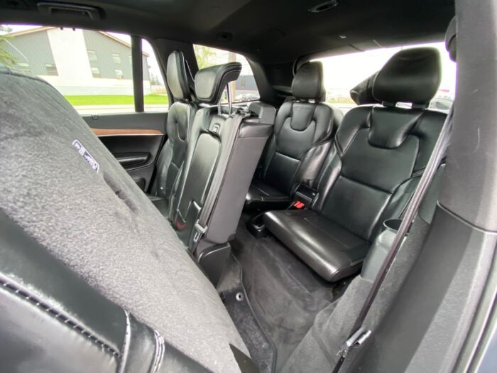 2017 Volvo XC90 T6 Inscription AWD 5dr T6 Inscription 7-Passenger - Image 9