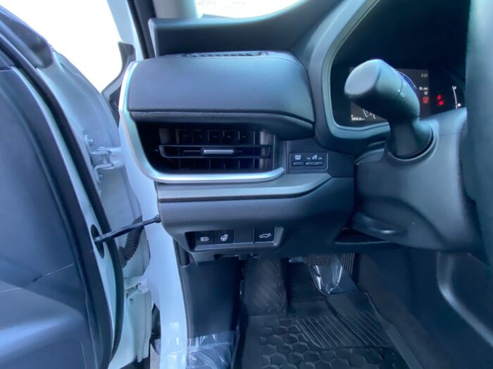 2024 Toyota Grand Highlander XLE XLE AWD - Image 10