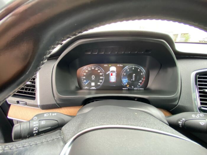 2017 Volvo XC90 T6 Inscription AWD 5dr T6 Inscription 7-Passenger - Image 10