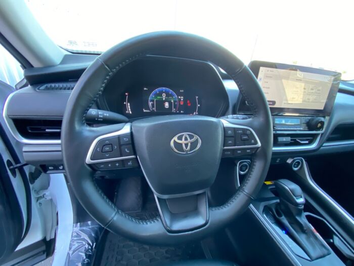 2024 Toyota Grand Highlander XLE XLE AWD - Image 12