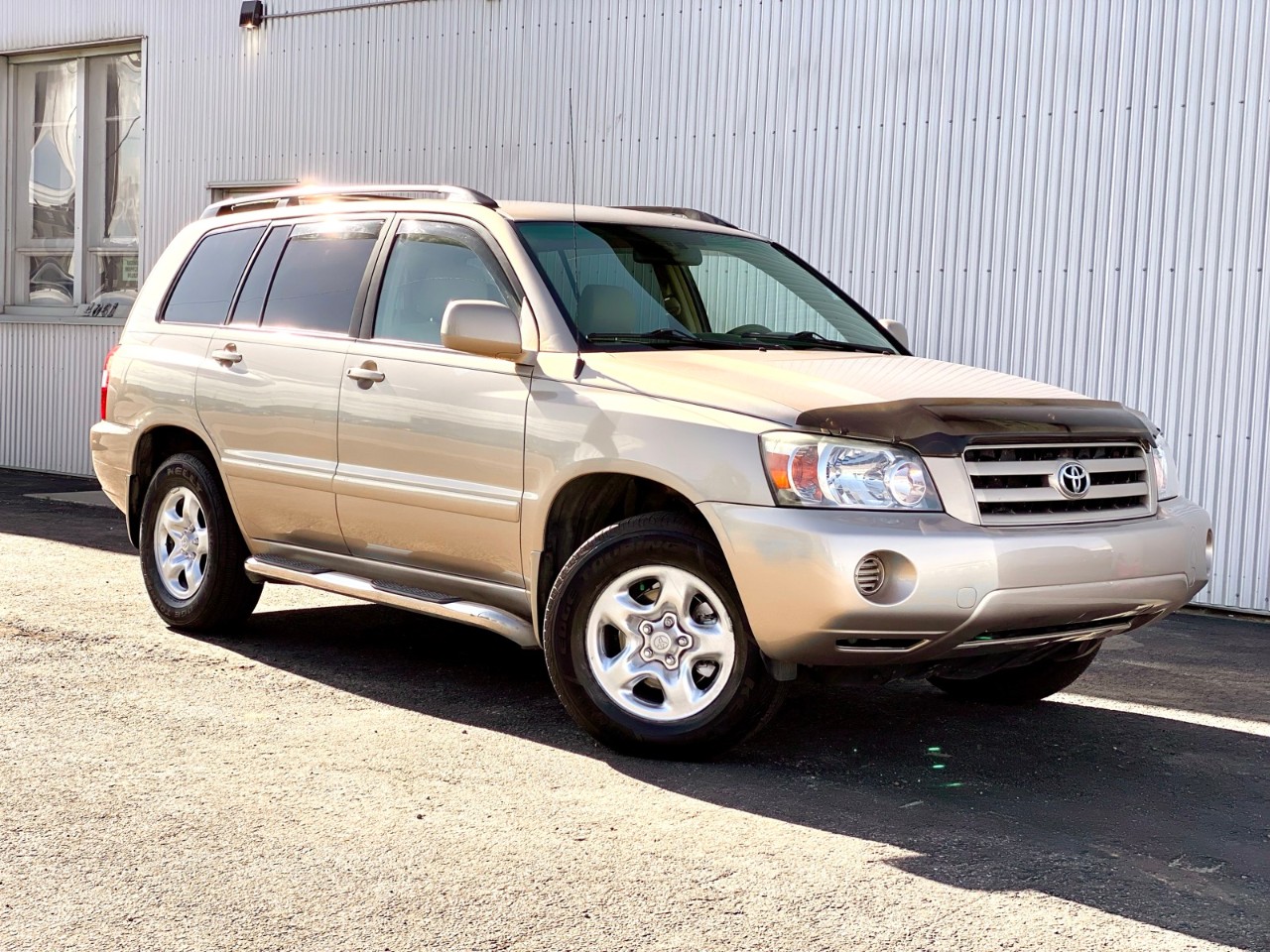 USED 2004 Toyota Highlander 7-Passenger 4dr V6 4WD 7-Passenger Calgary AB T2G 4P2
