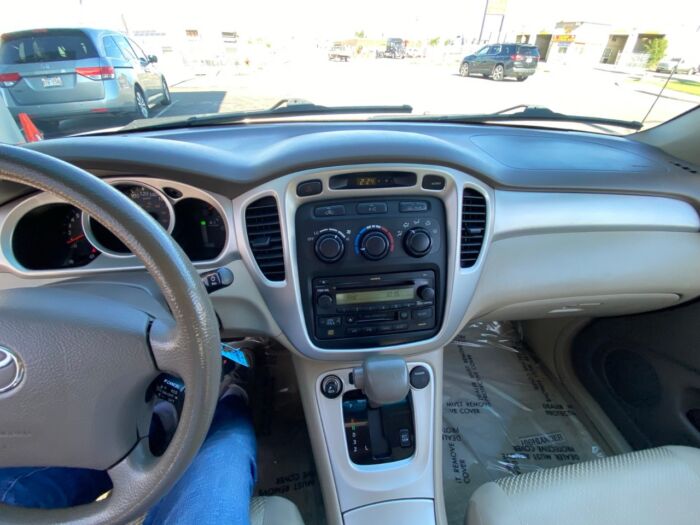2004 Toyota Highlander 7-Passenger 4dr V6 4WD 7-Passenger - Image 8