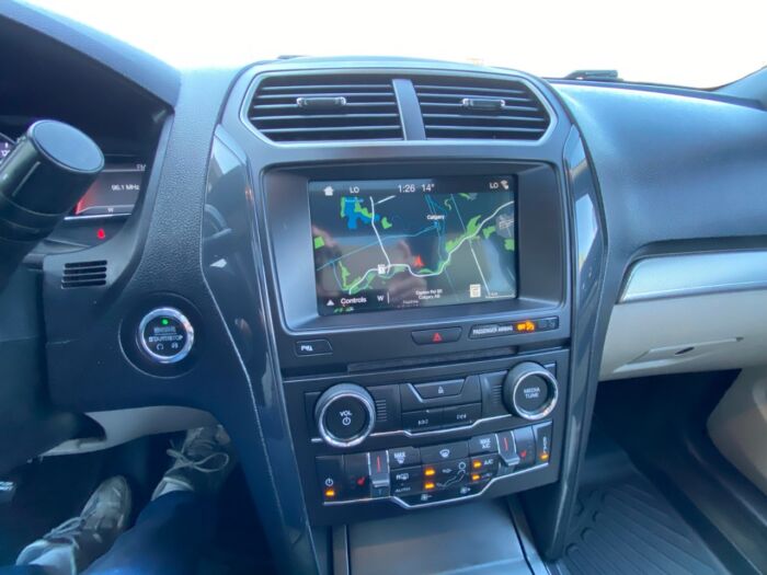 2018 Ford Explorer XLT XLT 4WD - Image 10